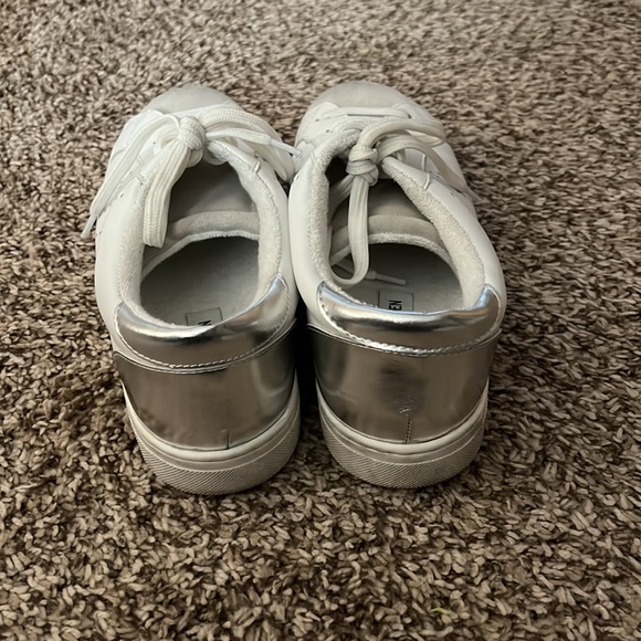 Steve Madden Rezza Star Sneaker - Picture 4 of 6